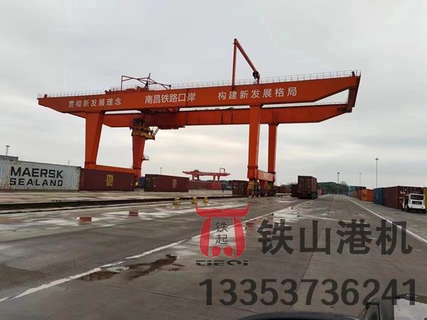 江蘇泰州軌道式集裝箱龍門(mén)吊廠(chǎng)家軌道式集裝箱門(mén)式起重機(jī)可靠性高